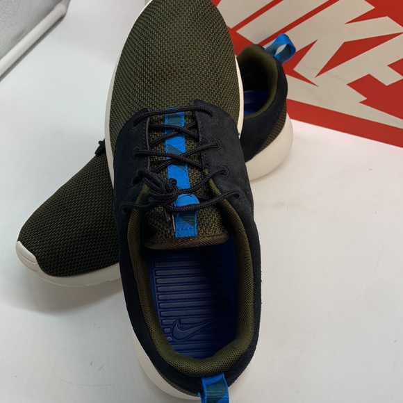 Nike  Menś Roshe Run Sneakers Size 11.5 - Picture 14 of 14